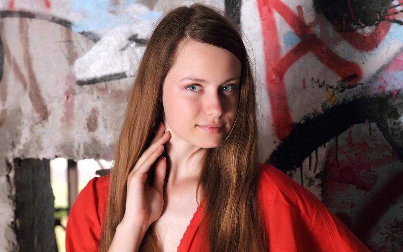 Алиса, 18
